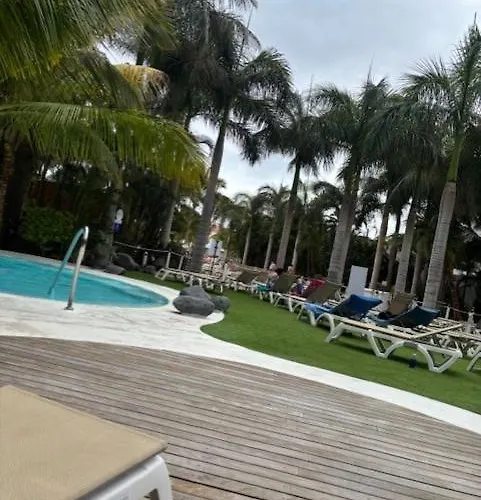 Seafront Camison Плая-де-лас-Америкас